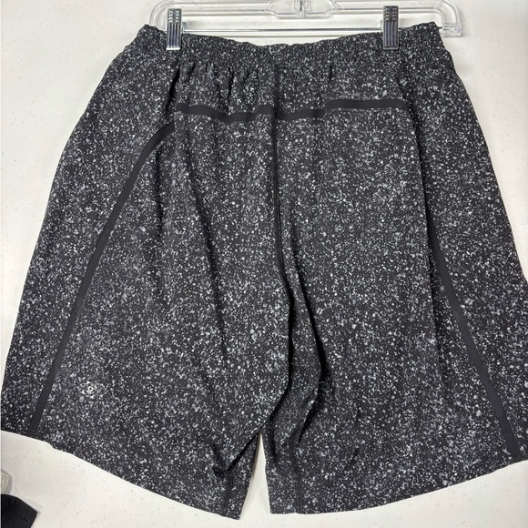 Men’s Lululemon Pace Breaker 9” Athletic Shorts - Picture 1 of 3